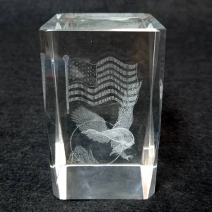 Картинка Сувенир Куб с 3D рисунком Американский Орёл стекло 8x5см