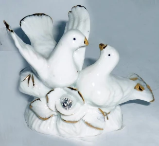 Йошкар-Ола. Продаётся Сувенир Пара голубей роза с камнем 3771 7х7 см.