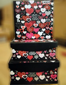 Товар Набор 3 подарочных коробок Сердца на черном фоне