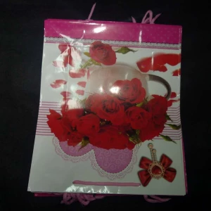 Фото Подарочный пакет Цветы 26x34см