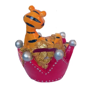 Приобретаем по Великим Лукам Копилка Тигр в короне "Моей королеве" 2363 11см