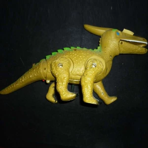 Великие Луки. Продаётся Игровой динозавр 038BR-1 35х20см