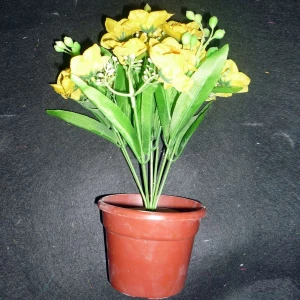 Фотография Жёлтые цветы в горшочке 864-7 17см