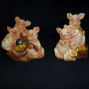 Купить в Норильске Сувенир Три поросёнка Семья свиней 9x11см