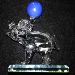 Товар Сувенир Слон с шариком 3076 стекло 5см