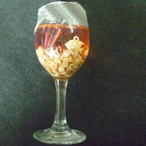 Фотография Свеча декоративная бокал с ракушками