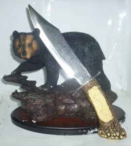 Купить в Санкт-Петербурге Статуэтка зверя и охотничий нож 1214 23x18x12см