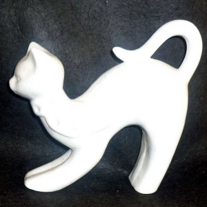 Фото Сувенир Белая кошка керамика 16х16 см.