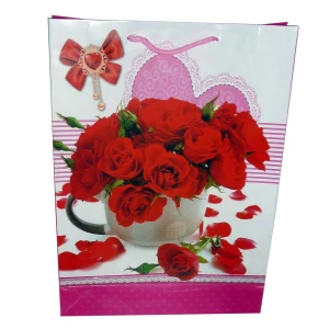Фото Пакет п-ный Розовое сердце и букет красных роз YCG-503