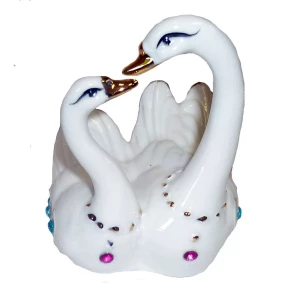 Купить в Норильске Сувенир лебеди керамика V636CS 7,5x6см