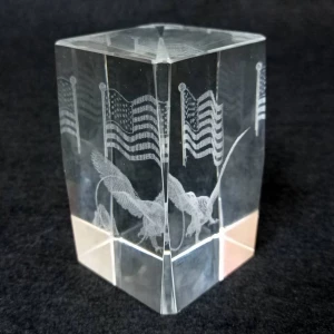 Приобретаем по Йошкар-Оле Сувенир Куб с 3D рисунком Американский Орёл стекло 8x5см