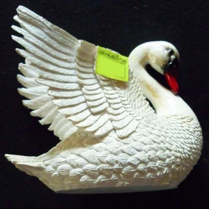 Фотка Сувенир Белый лебедь пёрышки 4903 17х15см