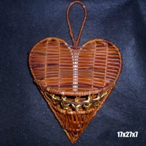Фотка Плетёная корзина в форме сердца тёмная 17x27см (двойка)