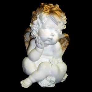 Йошкар-Ола. Продаётся Сувенир Ангел сидя полузолото с белым сердцем 13x18x11см