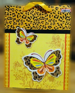 Фотография Пакет подарочный Бабочка желтый