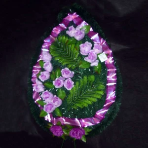Фото Венок ритуальный розы лента листы 90см